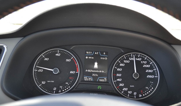 AutoWereld Seat Leon X-Perience Roadtrip
