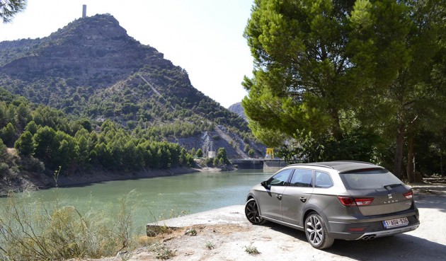 AutoWereld Seat Leon X-Perience Roadtrip