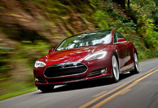 Tesla Model S - Model S 85 kWh (2013)