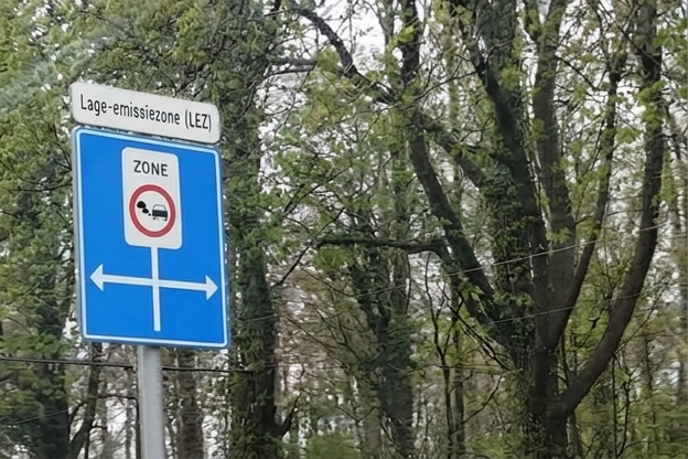 Signalisation LEZ pr&eacute;ventive avant d'entrer en R&eacute;gion bruxelloise