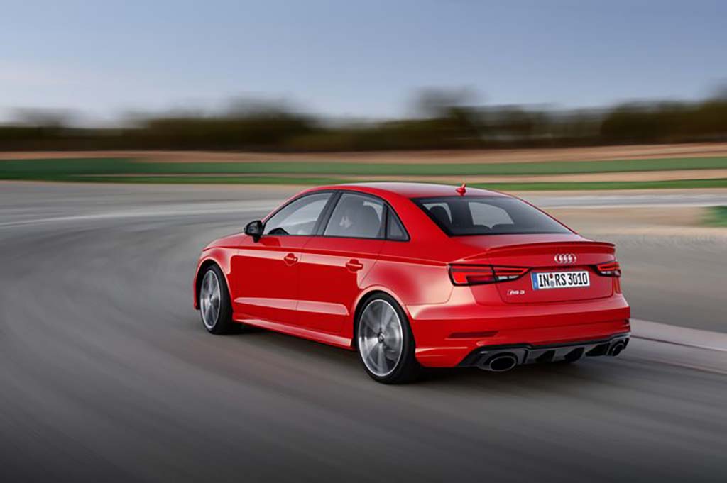 Audi Rs3 Berline 400 Ch Moniteur Automobile