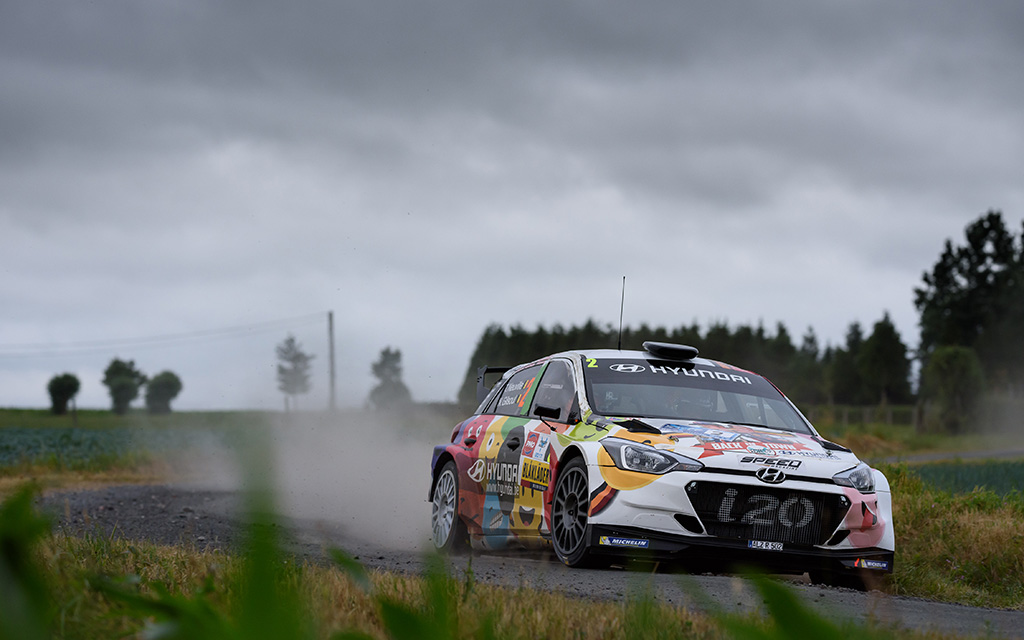 Ypres Rally: Abbring wint, Neuville steelt de show - met ...