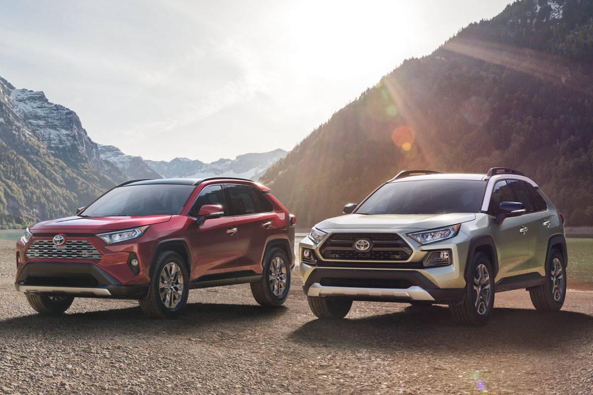 Nieuwe Toyota RAV4 Hybrid kan weer mee als SUV - AutoWereld Nieuwe Toyota RAV4 Hybrid kan weer mee als SUV - AutoWereld