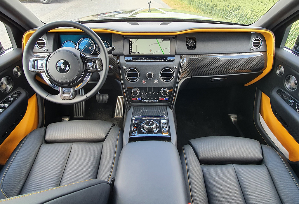 Test Rolls-Royce Cullinan Black Badge - AutoWereld 2020