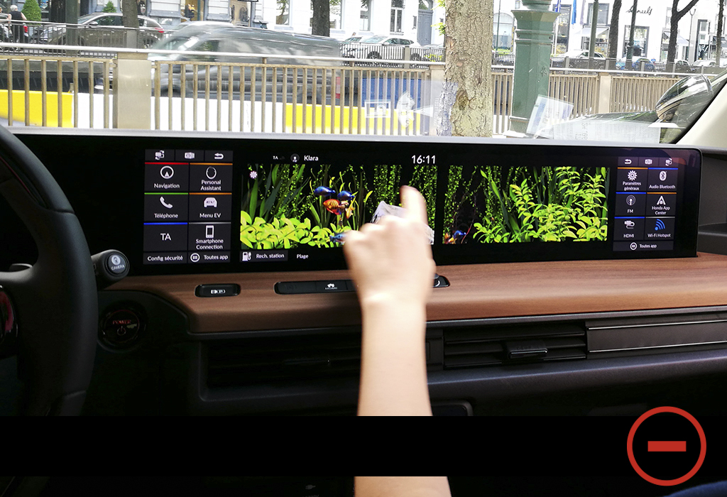 Blog / Honda e Advance / Moniteur Automobile