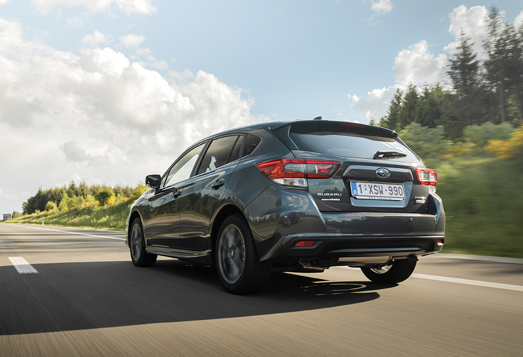 Test Subaru Impreza e-Boxer Hybrid - AutoWereld 2020