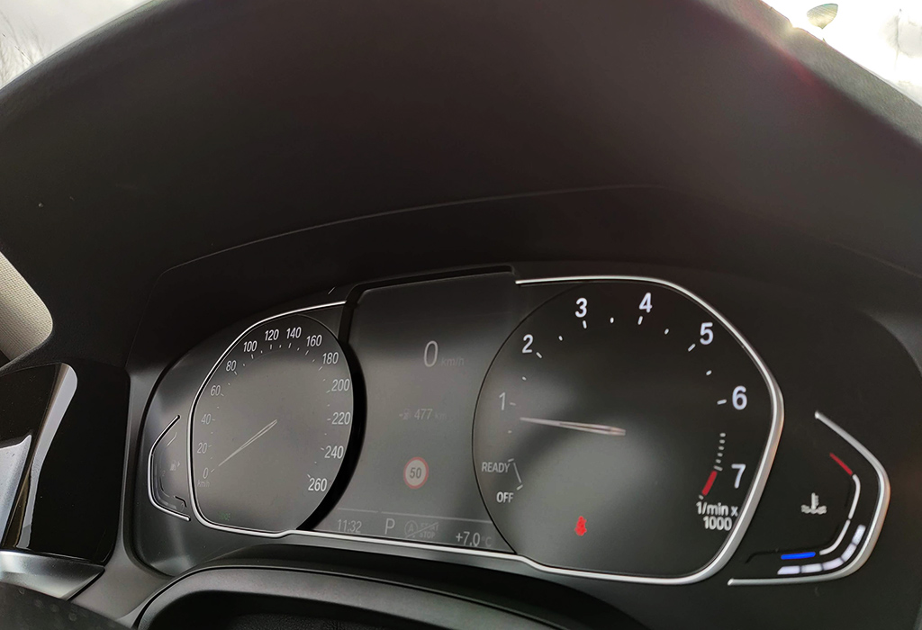 Test BMW 318i Touring - AutoGids 2021