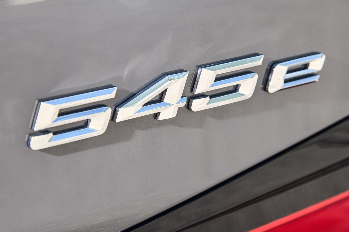 Test 2021 BMW 545e xDrive PHEV - Review AutoWereld