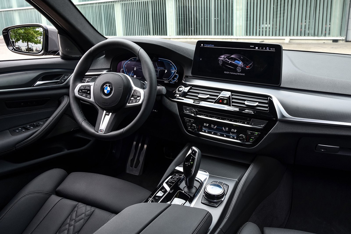 Test 2021 BMW 545e xDrive PHEV - Review AutoWereld