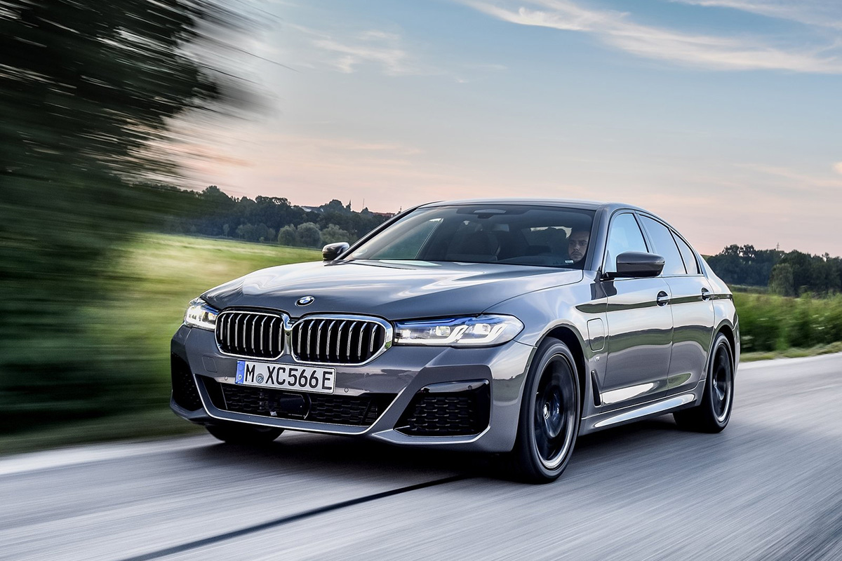 Test 2021 BMW 545e xDrive PHEV - Review AutoWereld