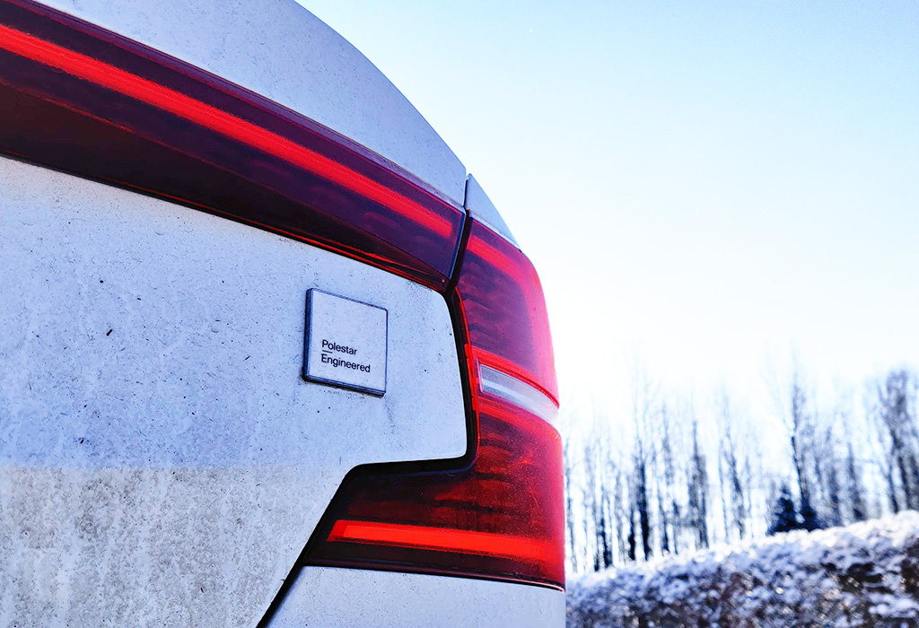 Test Volvo S60 T8 Recharge Polestar Engineered - AutoGids 2021