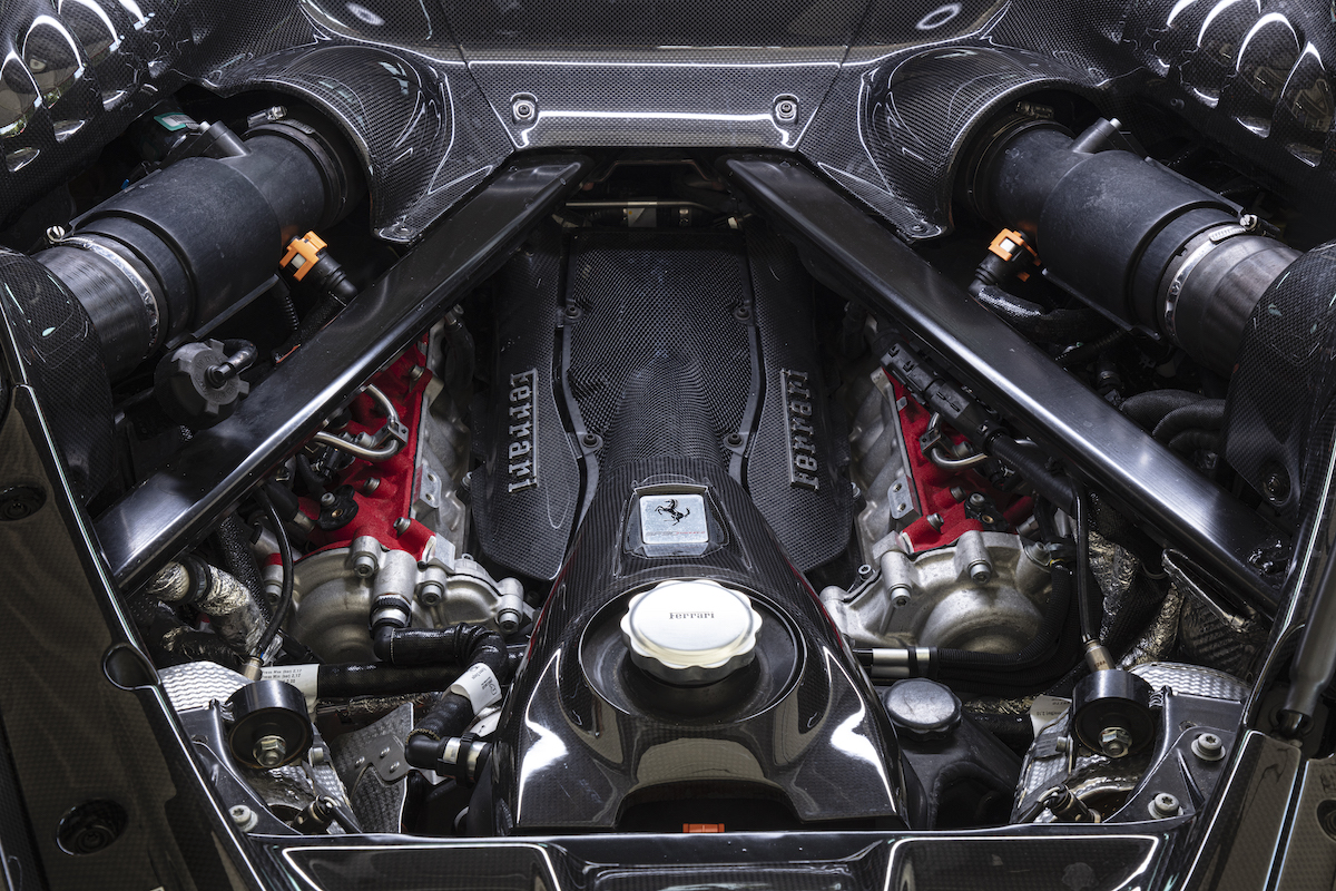 Test 2021 Ferrari SF90 Stradale Assetto Fiorano - Review AutoGids