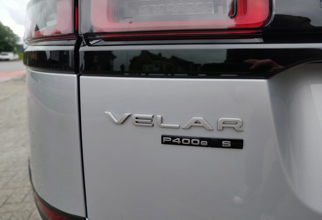 http://www.simpleimageresizer.com/_uploads/photos/93e357a4/Range_Rover_Velar_P400e-02_2_633x433.jpg