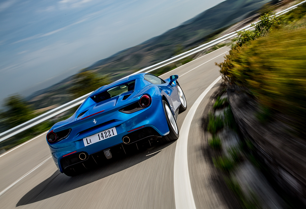 Test Ferrari 488 Spider AutoWereld