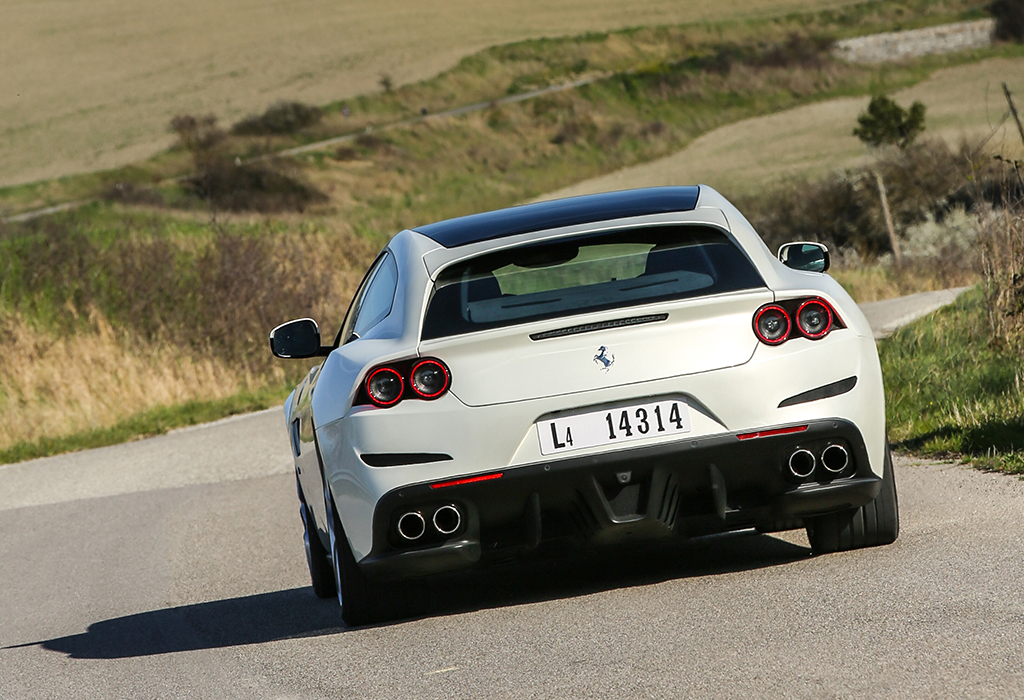 2017 Ferrari GTC4 Lusso V8 T RWD