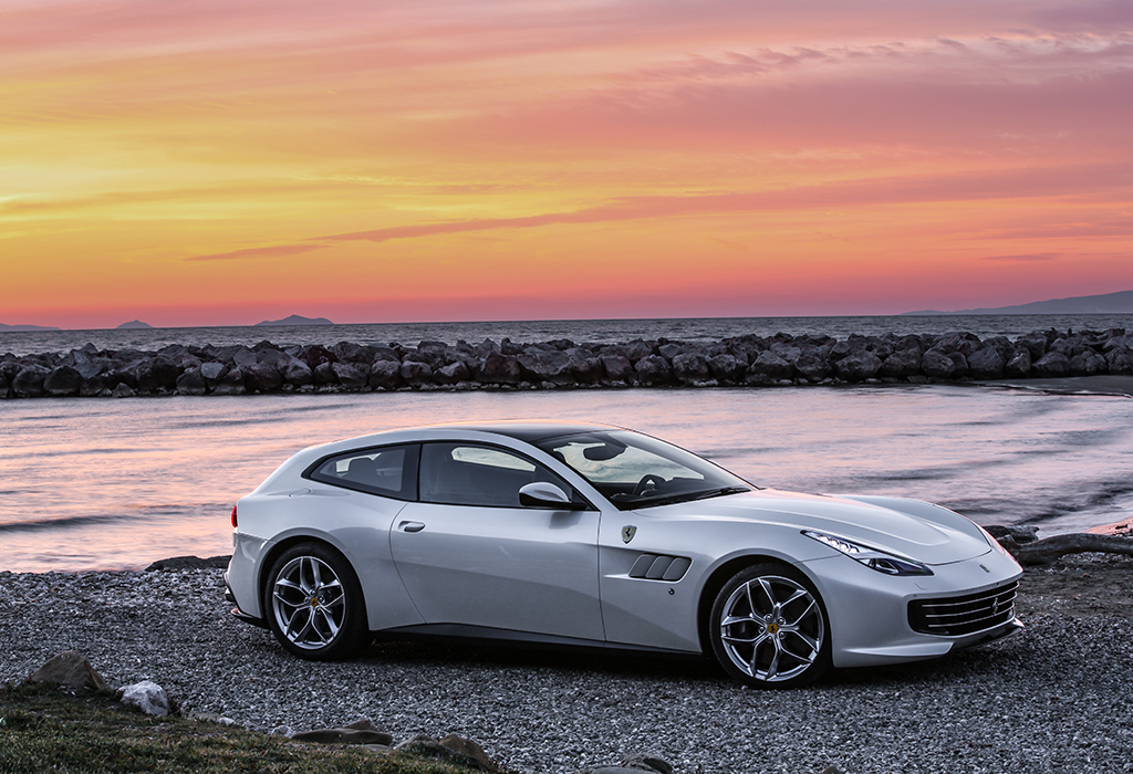 2017 Ferrari GTC4 Lusso V8 T RWD