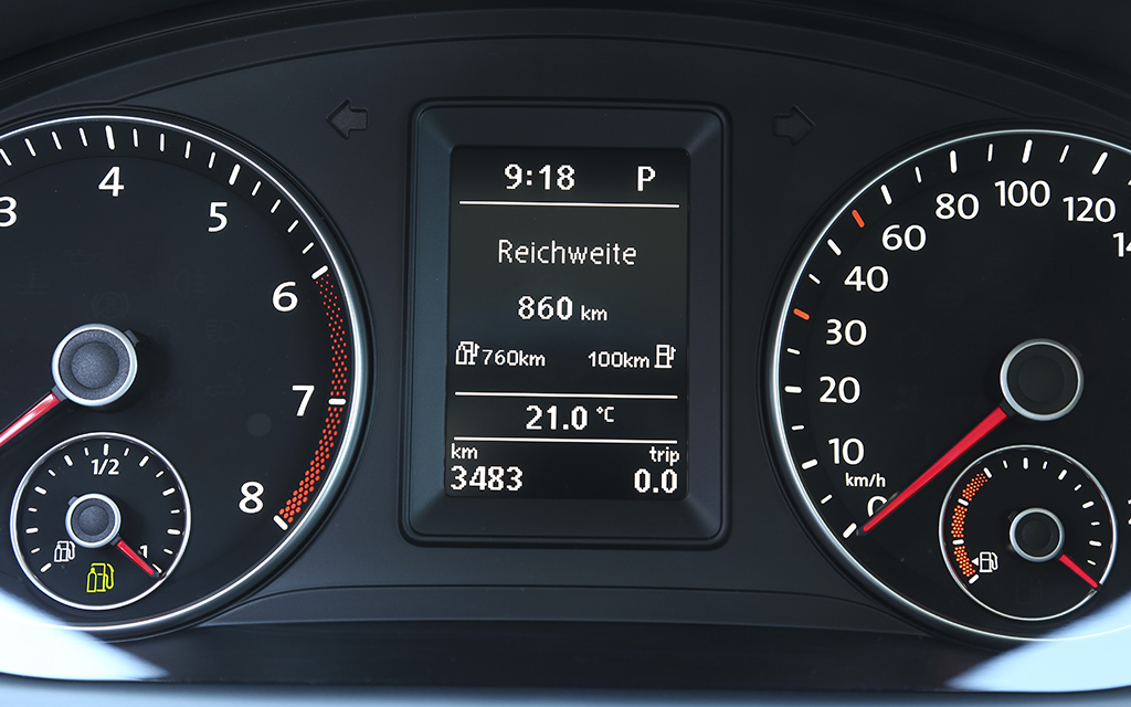 volkswagen-caddy-tgi-dashboard.jpg
