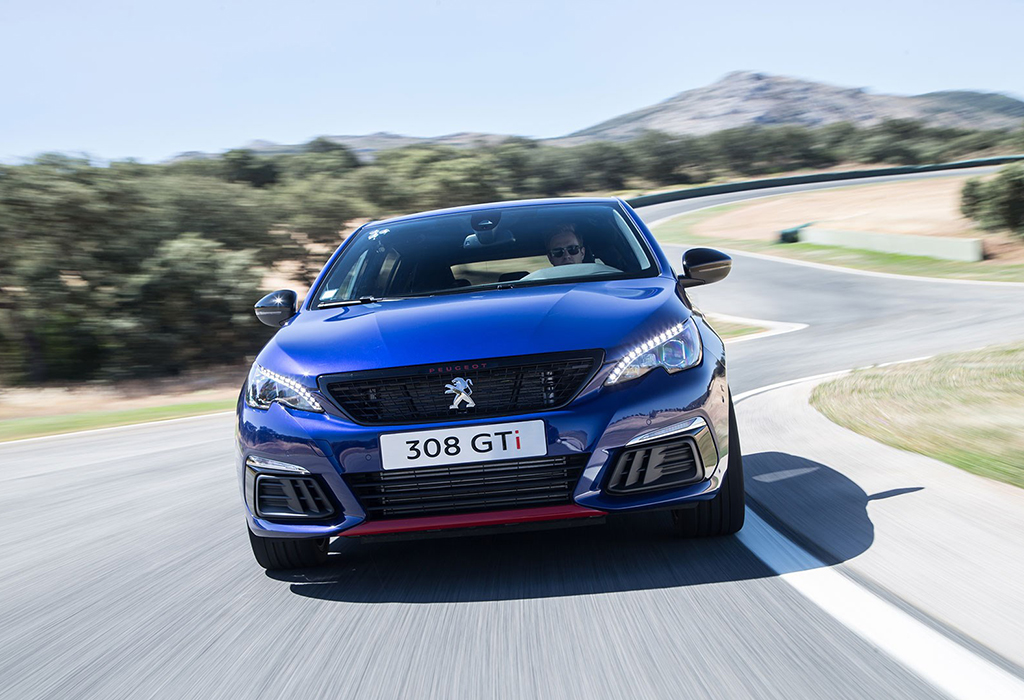 2017 Peugeot 308 GTi 270