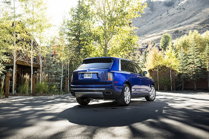 Test Rolls-Royce Cullinan SUV 2018
