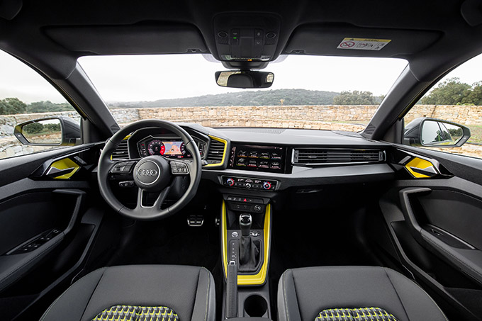 Bâche Audi A1 (2019 - Aujourd'hui) semi sur mesure intérieure - My