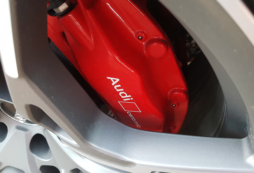 2019 Audi R8 V10 Spyder - Ceramic Brakes