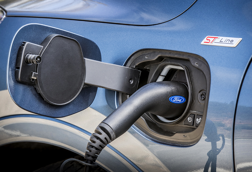 Test: Ford Kuga PHEV - AutoWereld 2020