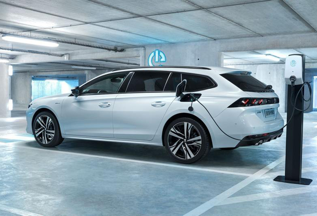 Test: Peugeot 508 SW Hybrid GT - AutoWereld 2020