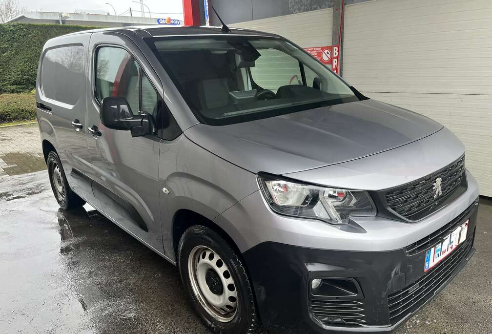 Peugeot 1.6 BlueHDi L1 STD Light Premium S/S