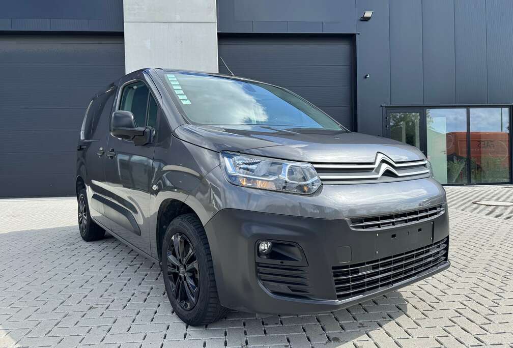 Citroen 1.5 BlueHDi L1H1  Carplay  3 zitplaatsen  Camera  Sensoren voor + achter