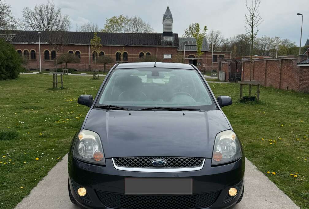 Ford 1.4 Turbo TDCi Ghia. GEKEURD VOOR VERKOOP