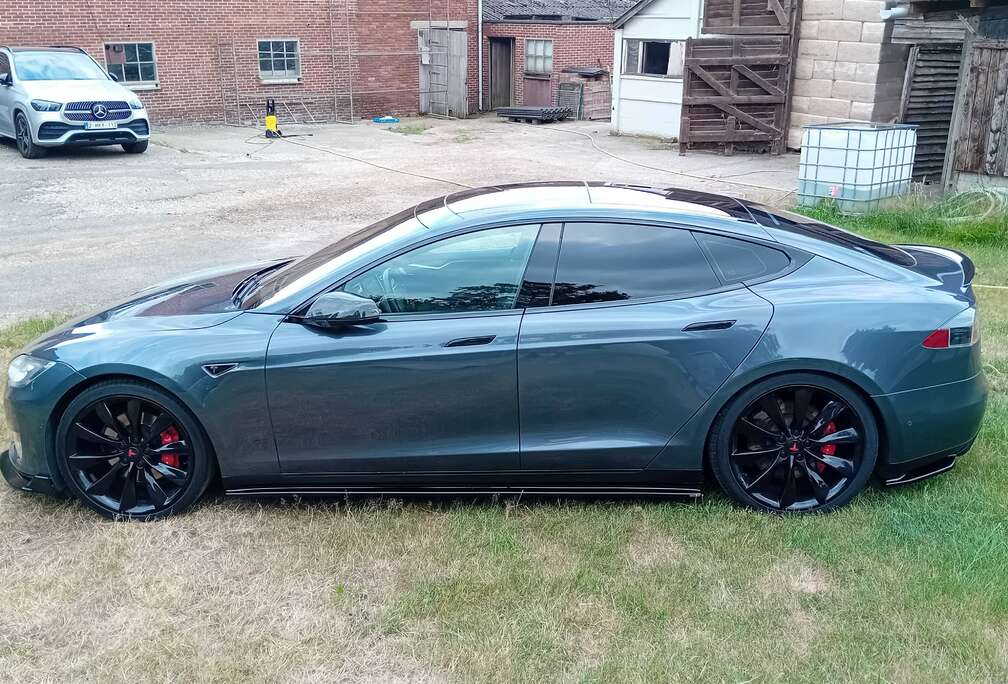 Tesla Model S 85 kWh Performance Dual Motor