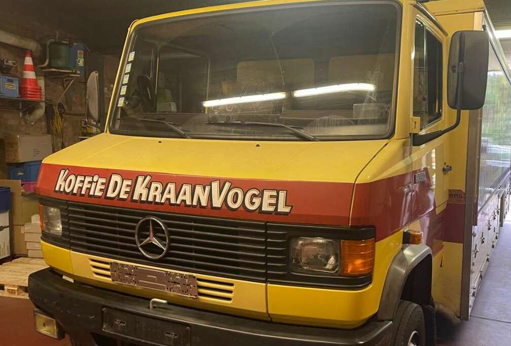 Mercedes-Benz verkaauf wagen -street Food