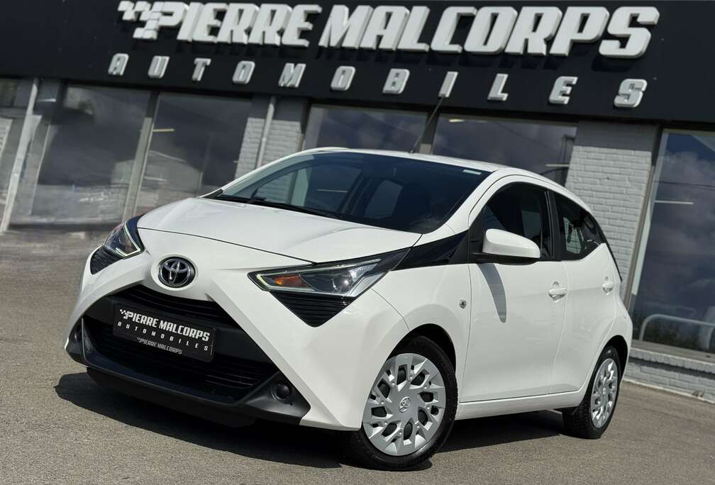 Toyota 1.0i VVT-i X-play / CARPLAY / AIRCO / CAMERA / LED