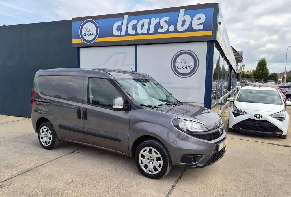 Fiat 1.4i/3plaatsen/Navi/Camera/Trekhaak/Cc/Bt/