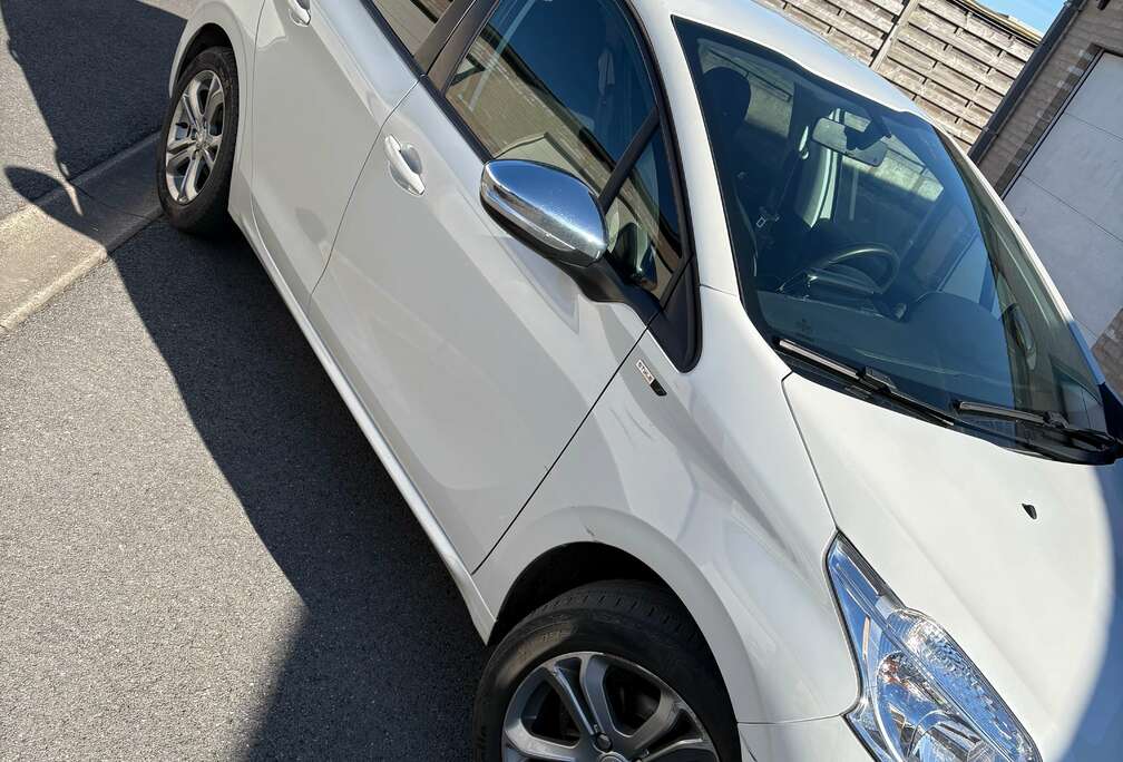 Peugeot 208 1.2i Style