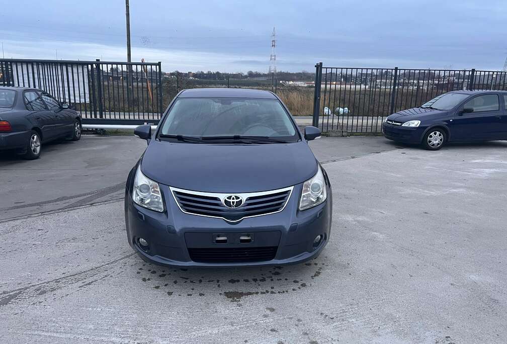 Toyota Avensis 1.8i Luna Multidrive S