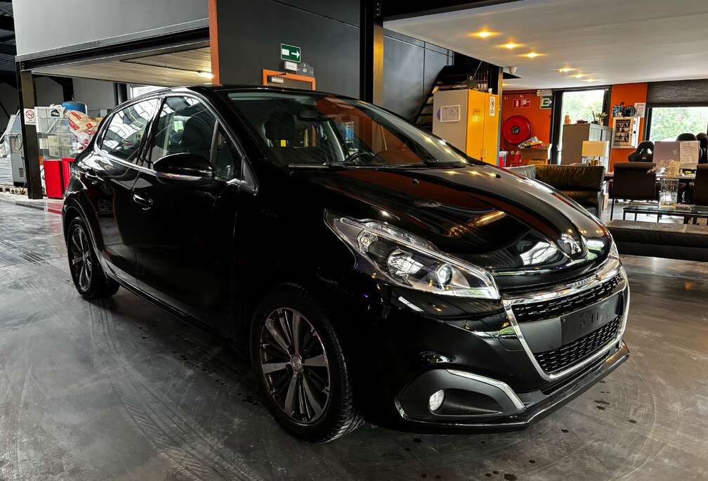 Peugeot 208 1.2 Allure S/12 mois de garantie/automatique