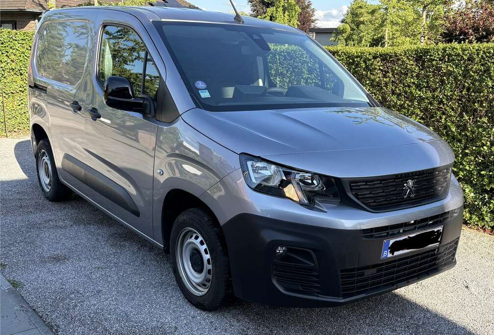 Peugeot 1.2 PureTech L1 Light Premium S/S(EU6.3)