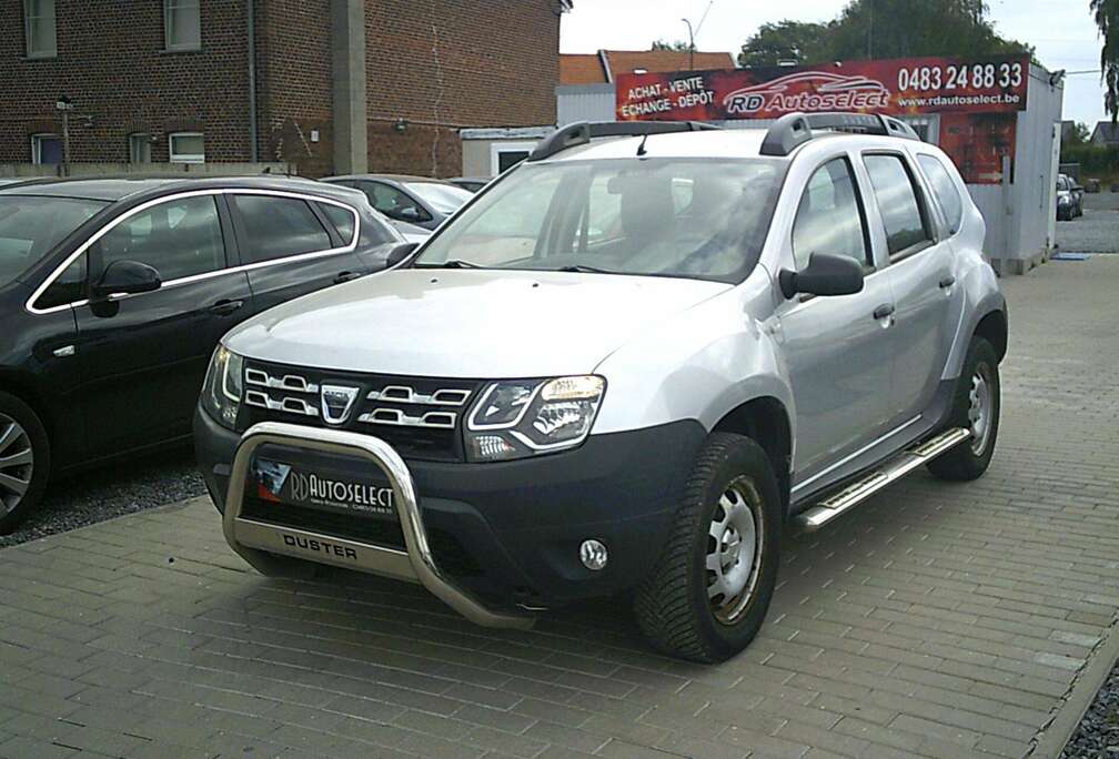 Dacia Duster 1.6i 4x4 Laureate