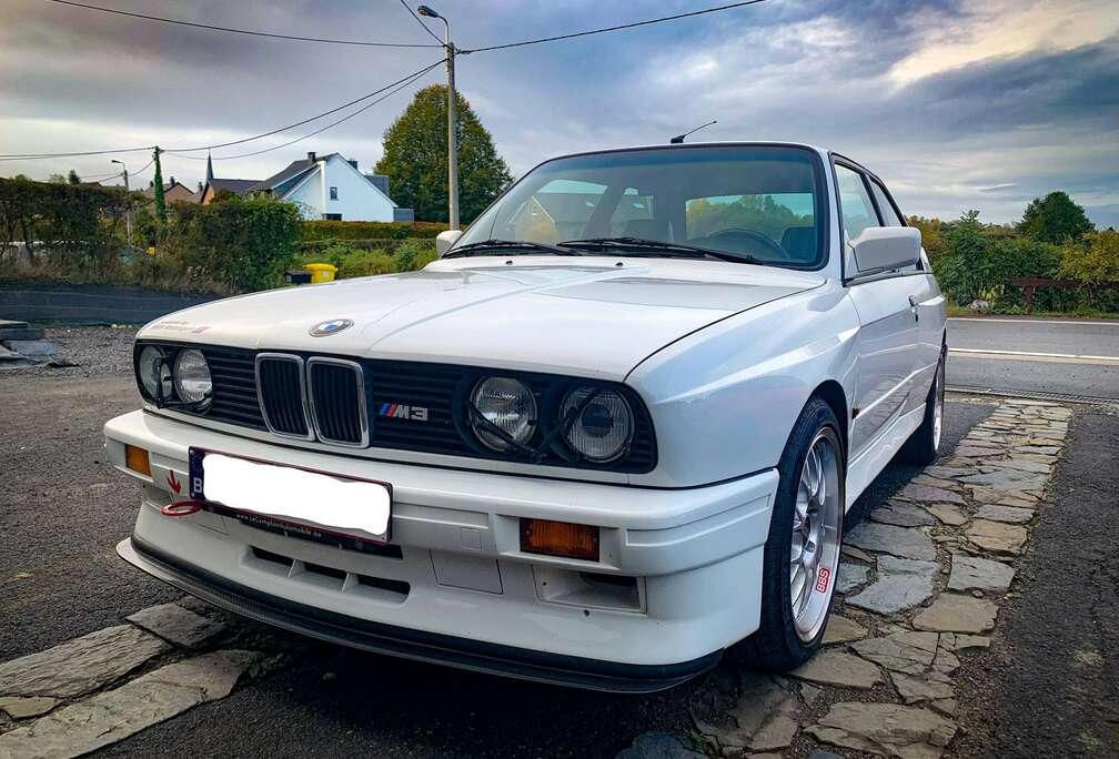 BMW E30