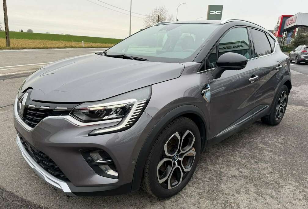 Renault E-TECH FIRST Plug-in Hybrid