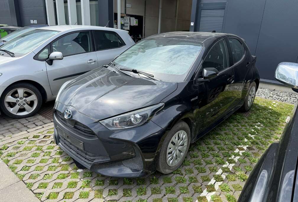 Toyota 1.5i Dual VVT-iE Hybride Comfort CVT // Motor Sound