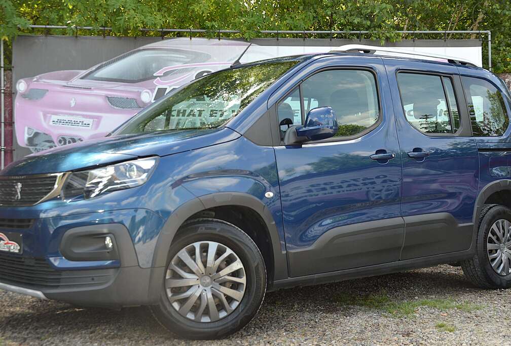 Peugeot 1.5BlueHDi Standard Allure BOITE AUT NAV CAM CLIM 113.432KM