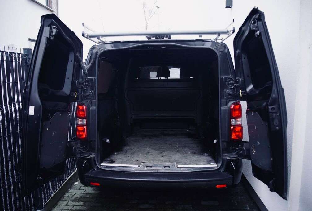 Citroen XL BlueHDi 180 EAT8 Driver