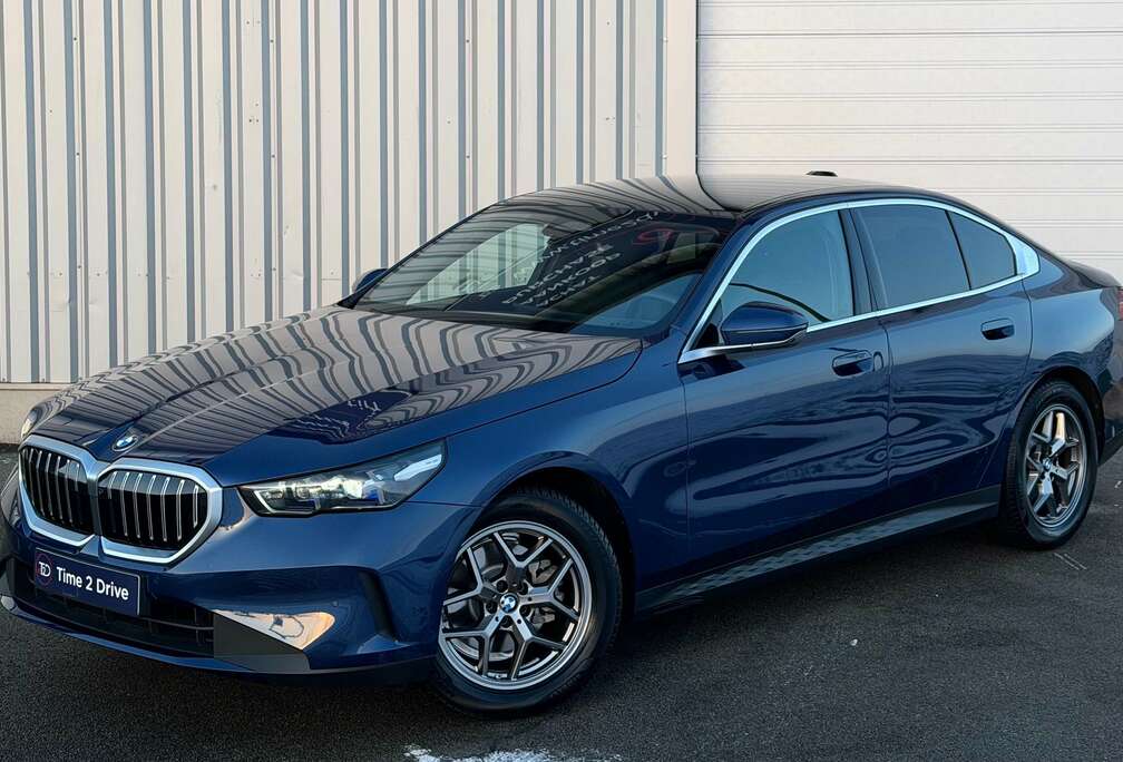 BMW iA - 1st Owner - 6500 Km  - Panoramic Sunroof