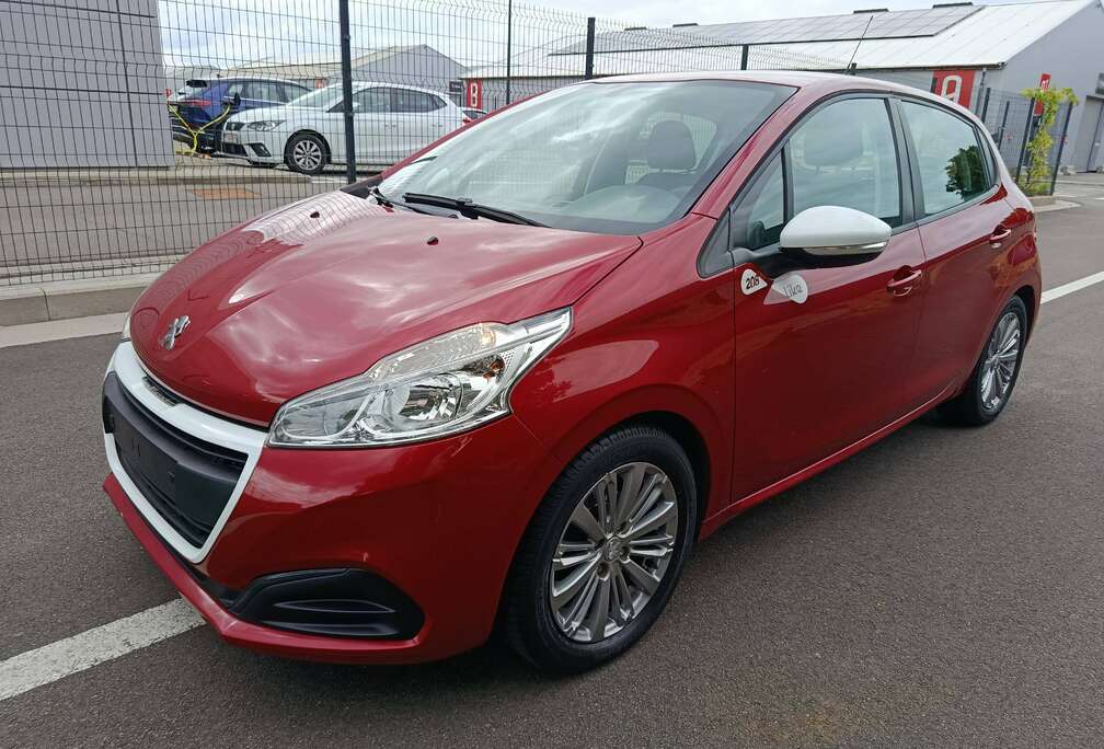 Peugeot 208 1.2i PureTech Like