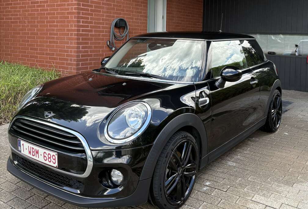 MINI 1.5 F56 –Midnight Black Metallic