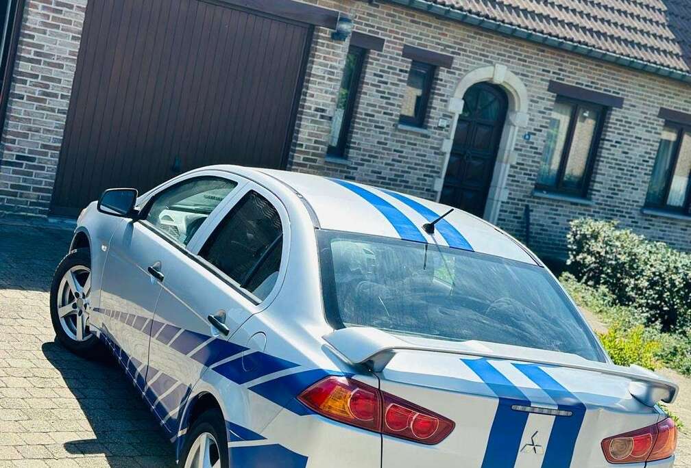 Mitsubishi 1800 4WD GLXi