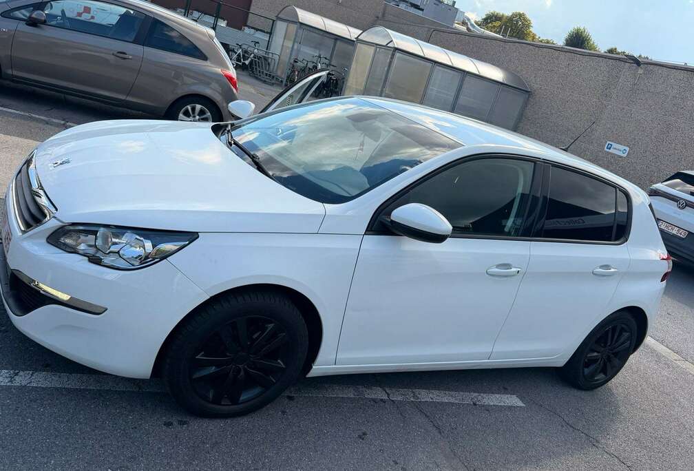 Peugeot 82 VTi Active