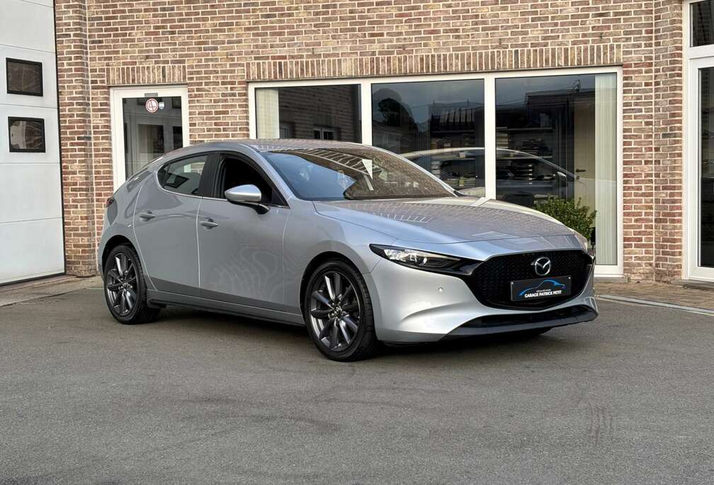 Mazda 3 2.0 M-HYBRID / Camera / Apple / 68000km